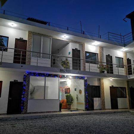 Hotel Paraiso Plaza Puerto Triunfo Zewnętrze zdjęcie