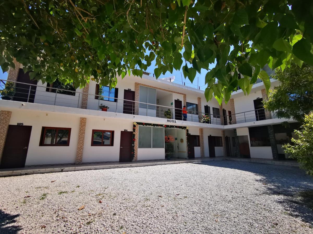 Hotel Paraiso Plaza Puerto Triunfo Zewnętrze zdjęcie